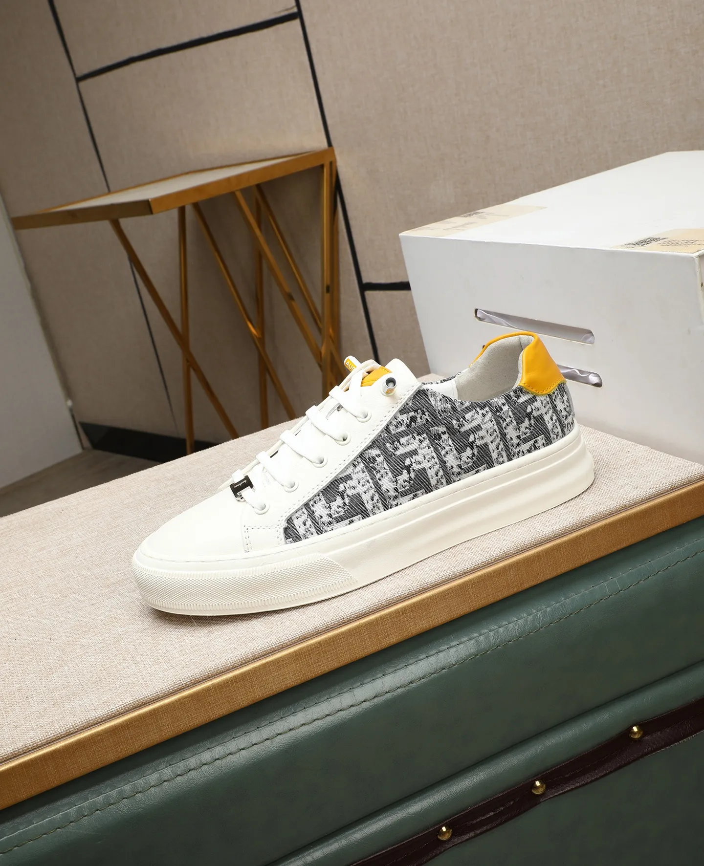 Men's shoes 💰400🕷🕷[FENDI] Fendi fashionable casual men's shoes 🇨🇳Original official website 1:1 model opening, new models are available first 💯Not high-profile but avant-garde, simple About low-key and fashionable, super versatile style 🌿 Made of original cowhide ➕ Pigskin lining 🎋 The version is comfortable on the feet, so rigorous for any small place, and the workmanship is first-class 🍍38-44 Large quantities in stock